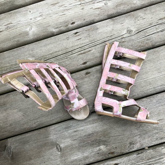 Joyfolie Gladiator Sandals - Picture 2 of 6
